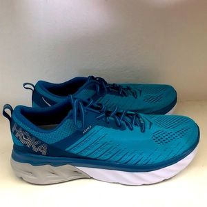 HOKA Arahi 3 running shoes
